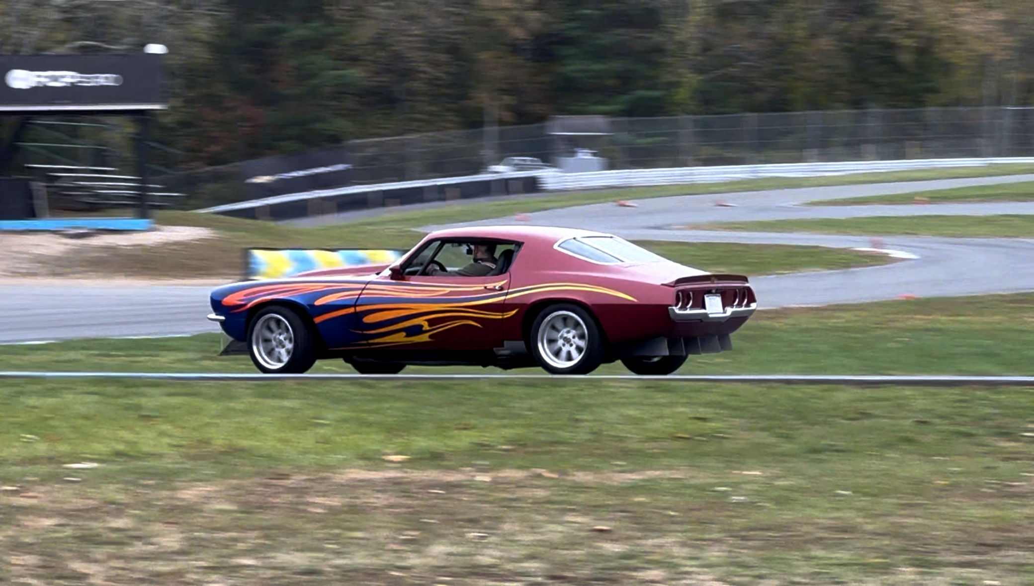 Turn 3 overlay showing ideal vs current line with speed and lateral-G traces.